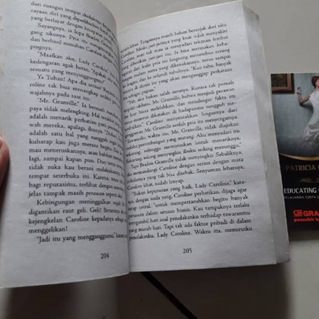 Novel Patricia Cabot Educating Carolin Pelajaran Cinta Untuk Caroline Shopee Indonesia