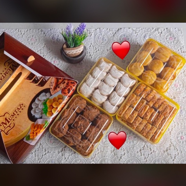 

Kue dan parcel lebaran