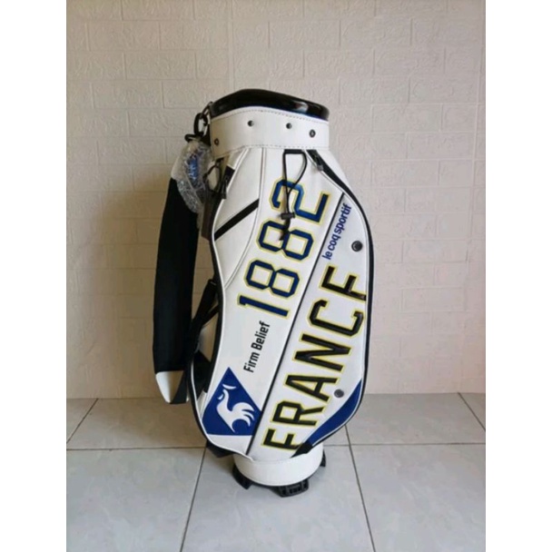 BAG GOLF LE COQ SPORTIF FRANCE - TAS NEW STICK GOLF HITAM PUTIH BIRU/NAVY