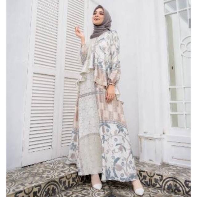 Rumi dress wearing klamby