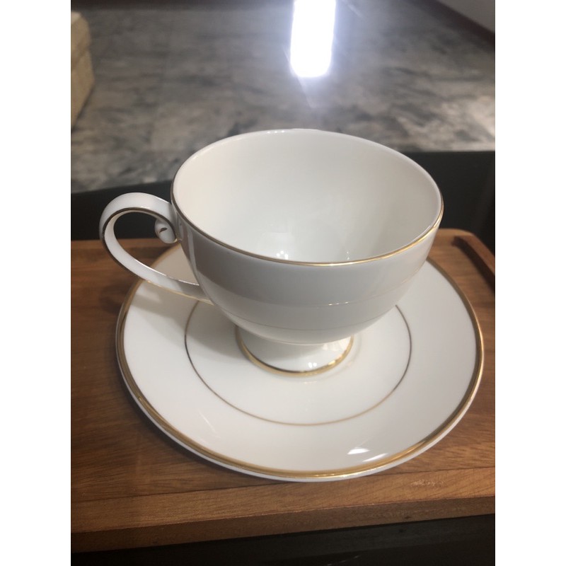 BN finechina mikasa st james cameo gold cup and saucer