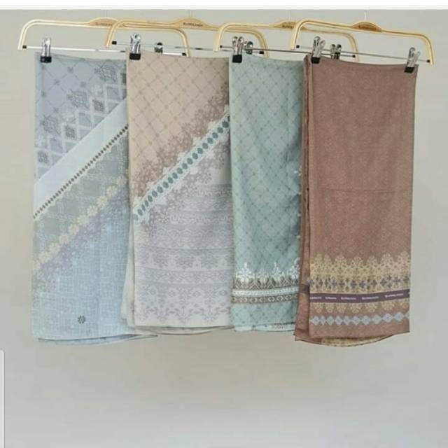 RIA MIRANDA NAGARI PASAMAN ALANG MANGGIH SCARF