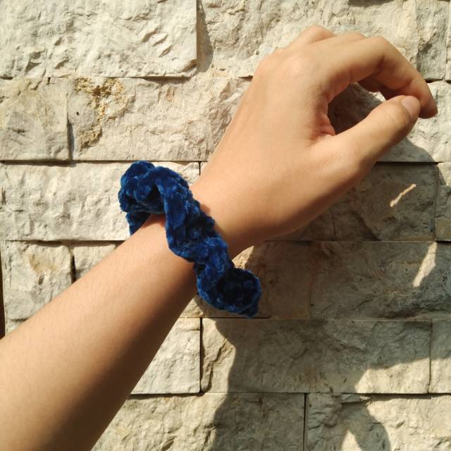 'RINTIK' - Scrunchies Rajut / Ikat Rambut Rajut