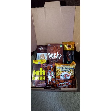 

Snackbox/Snack Box/Gift/Hampers/Hadiah wisuda