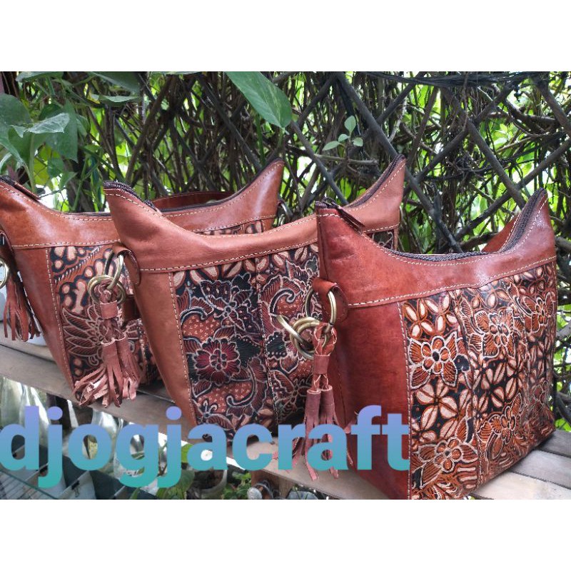 Tas Kulit Hobo Lukis Motif Batik