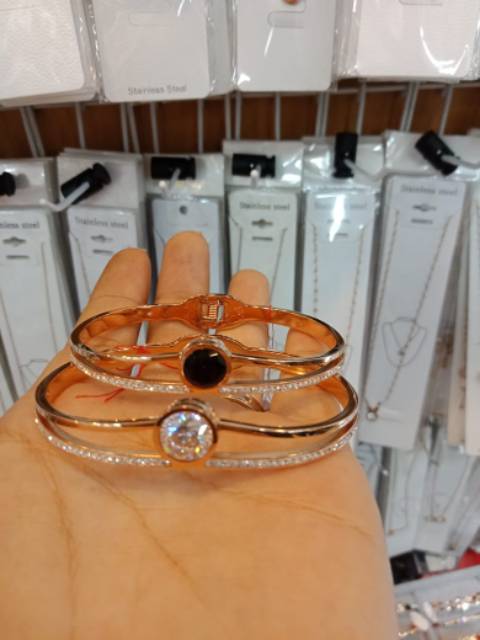 Gelang titanium mata