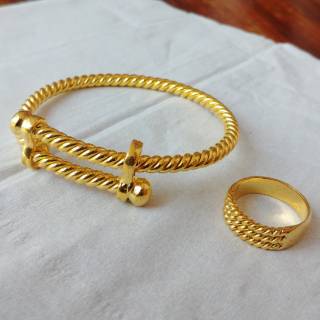 Download 61+ Gambar Gelang Emas Lilit Terbaik Gratis HD