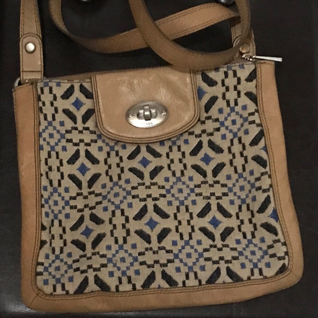 Fossil Sling Bag