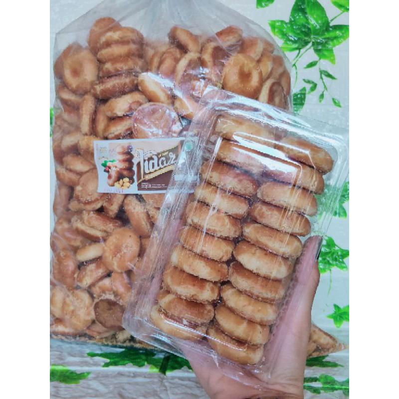

Kue kacang tidar