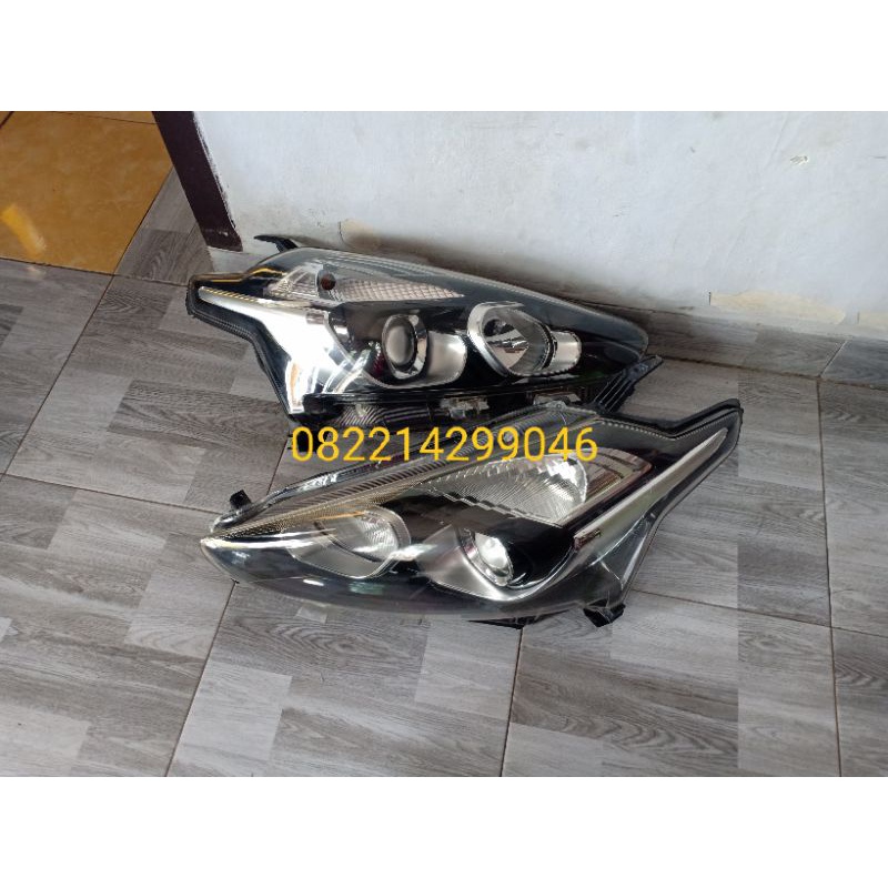 headlamp lampu depan Toyota sienta type v tahun 2017 2018