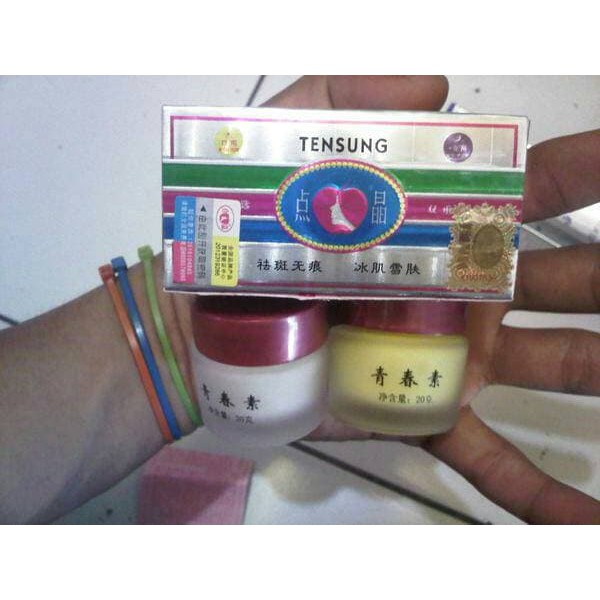 

Terbaru Cream Pemutih Wajah Super Ampuh Tensung Whitening Japan Original