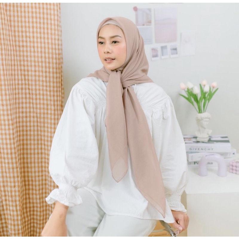 𝐁𝐘 𝐀𝐃𝐈𝐍𝐃𝐀 SEGIEMPAT PARIS PREMIUM SQUARE HIJAB ANTI LETOY COTTON VOAL RED ROSE MIRACLE