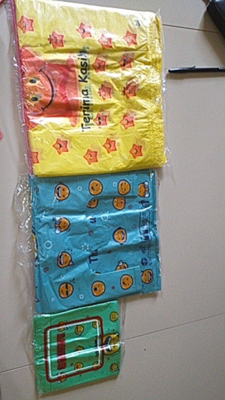 [50pcs] Plastik Packing Olshop Kantong Kresek Ramah Lingkungan Motif Smile 15x31 Cm