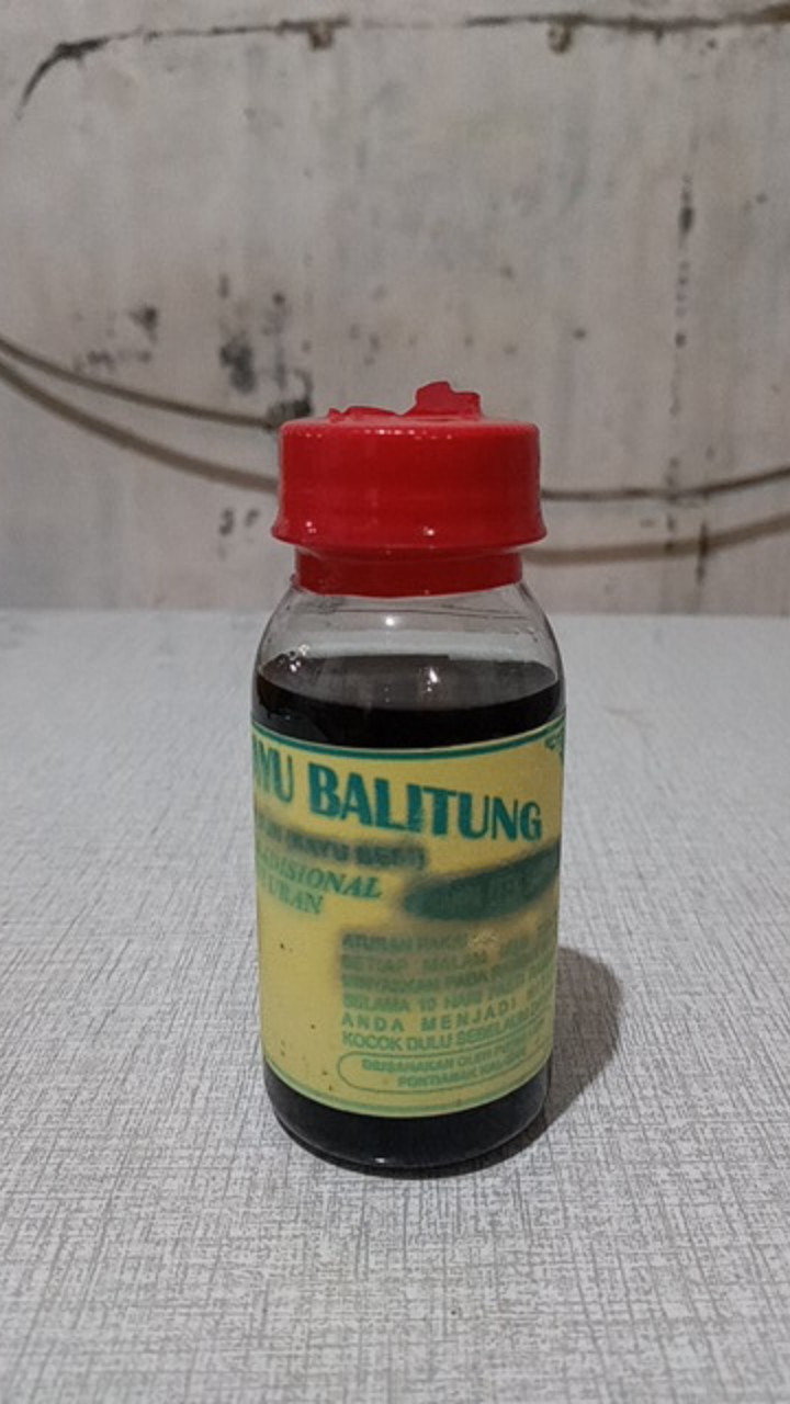 Termurah !!! Minyak Kayu Balitung Belitung Plus Biji Kayu Ulin Kalimantan Botol Plastik - Asli
