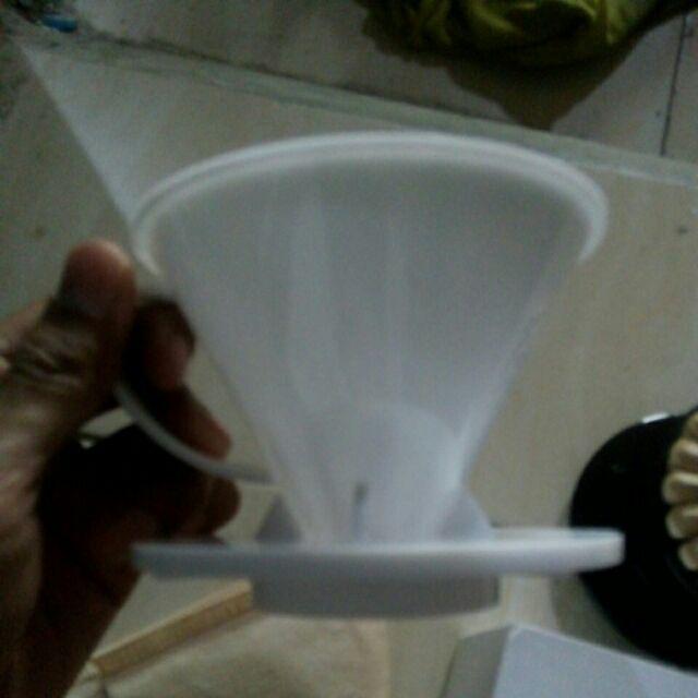 Suji Pourover Dripper 01 White Solid