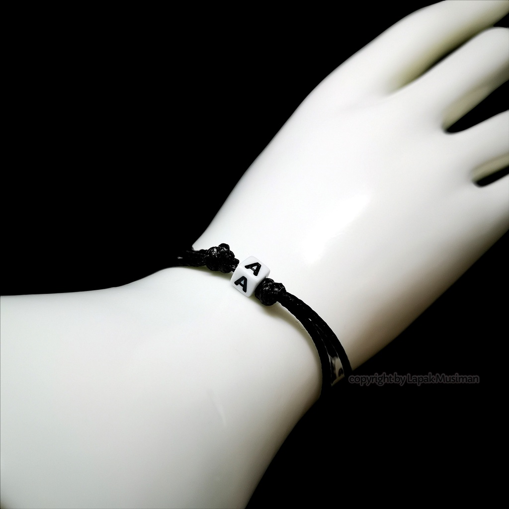 [Bayar di Tempat] Gelang Huruf Pria Wanita Tali Korea Hitam Knot Casual Keren Distro