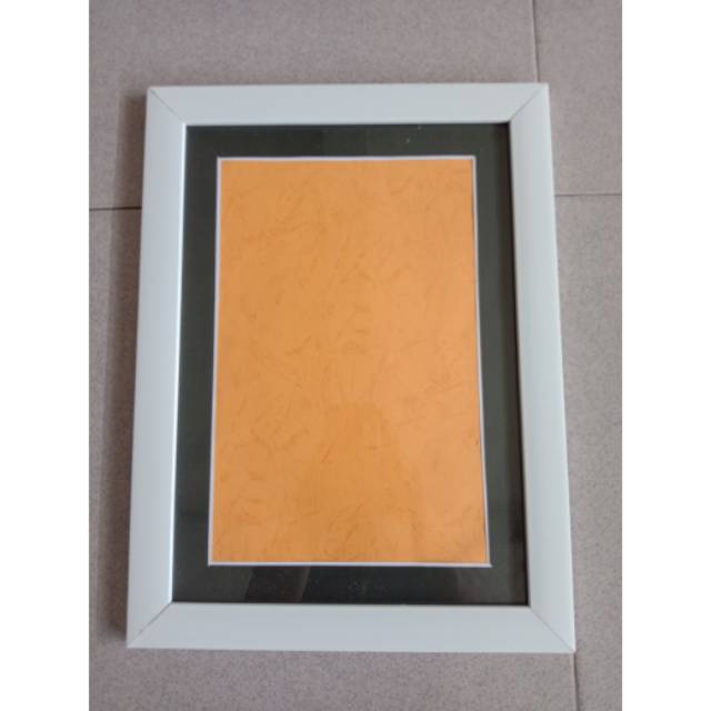 Pigura Bingkai Frame Minimalis Putih Ukuran 10rs 25x 35 Plus Background Hitam Putih Berjarak Shopee Indonesia