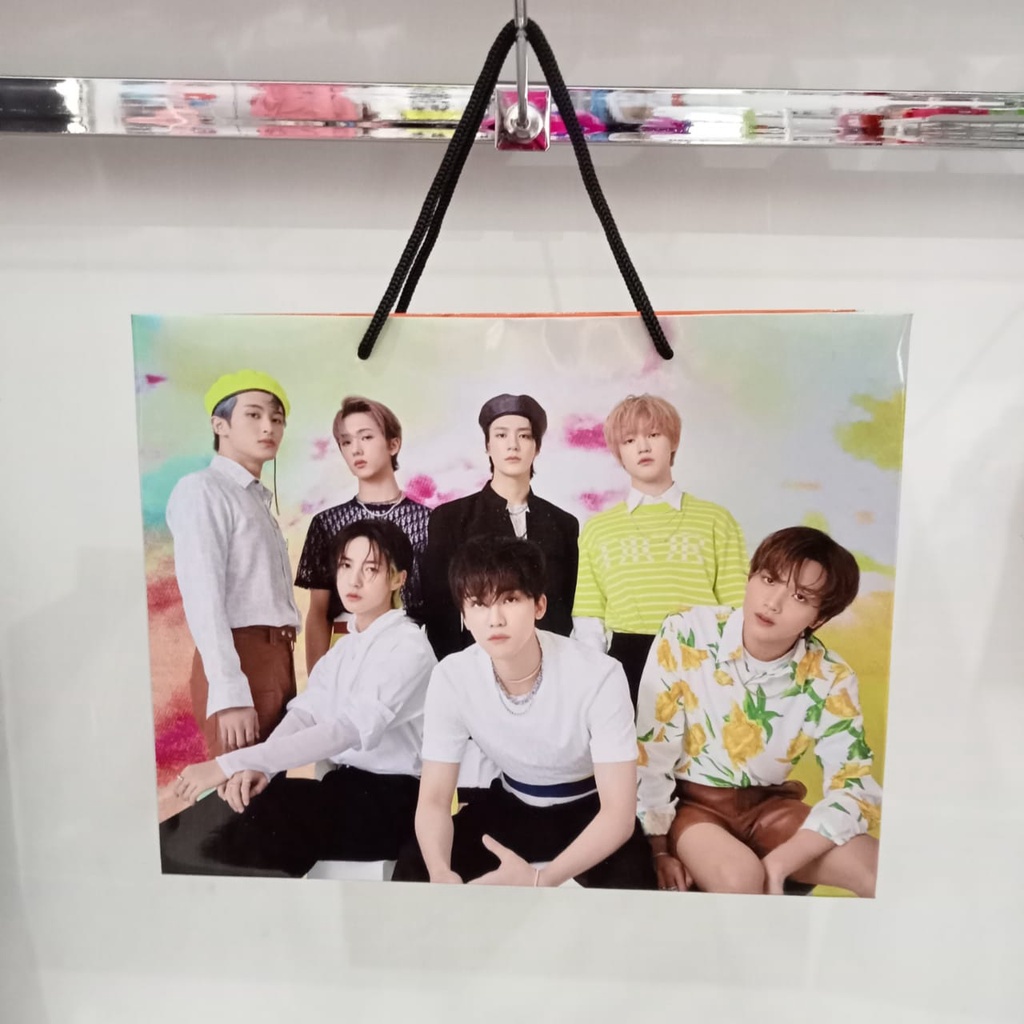 

PAPER BAG KANTONG KERTAS BTS NCT DREAM NCT 127 DANIEL