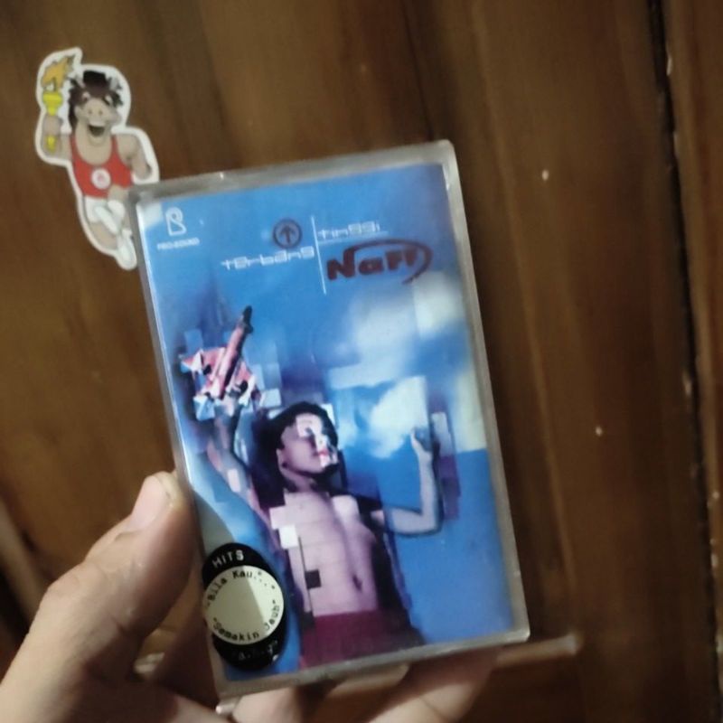 kaset pita naff / terbang tinggi