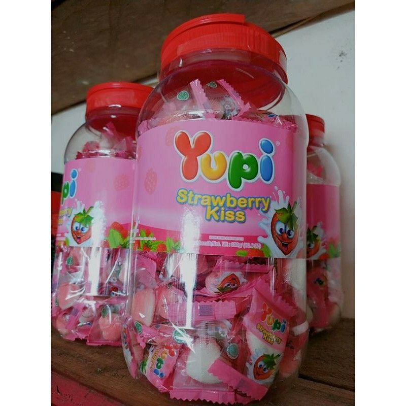 

yupi toples strawberry kiss isi 125 pcs