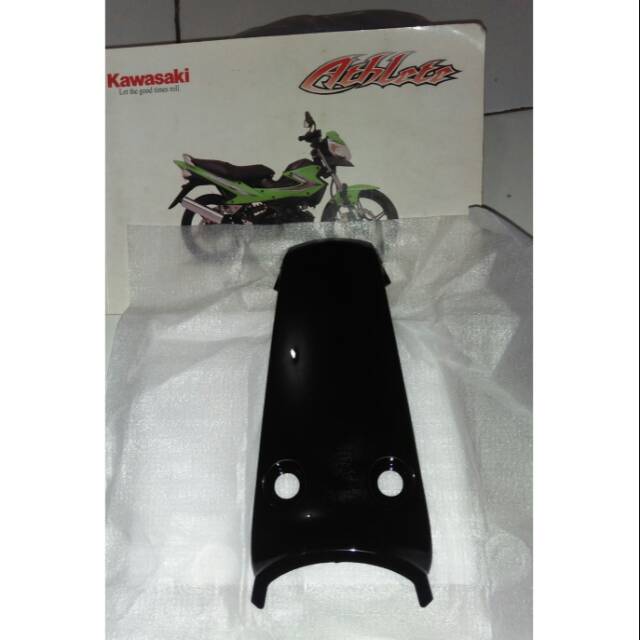 Cover tail athlete hitam