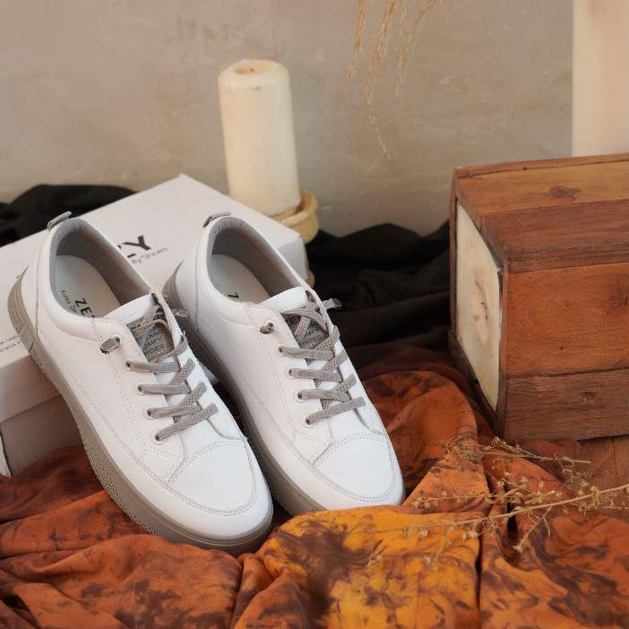 ス Zenzy Lovas Shoes Korea Design - Sepatu Casual PU Karet