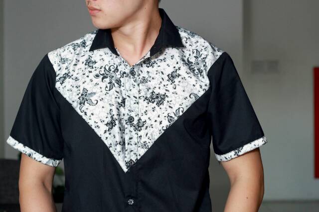 Loyal Kemeja Hem Batik Hitam Modern Pria M L XL XXL