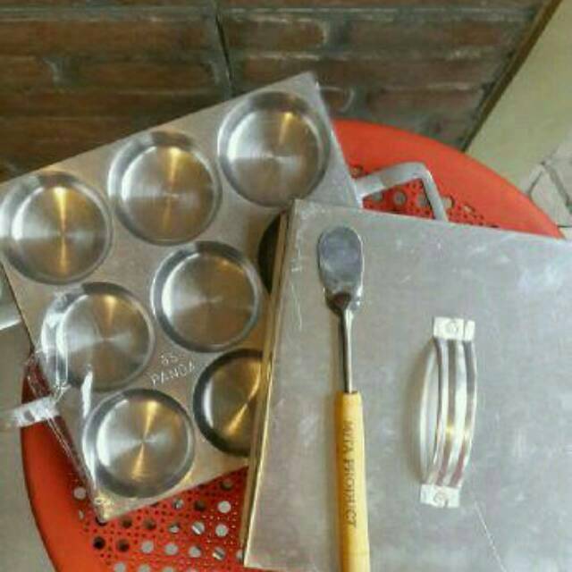 CETAKAN KUE LUMPUR LUBANG 9