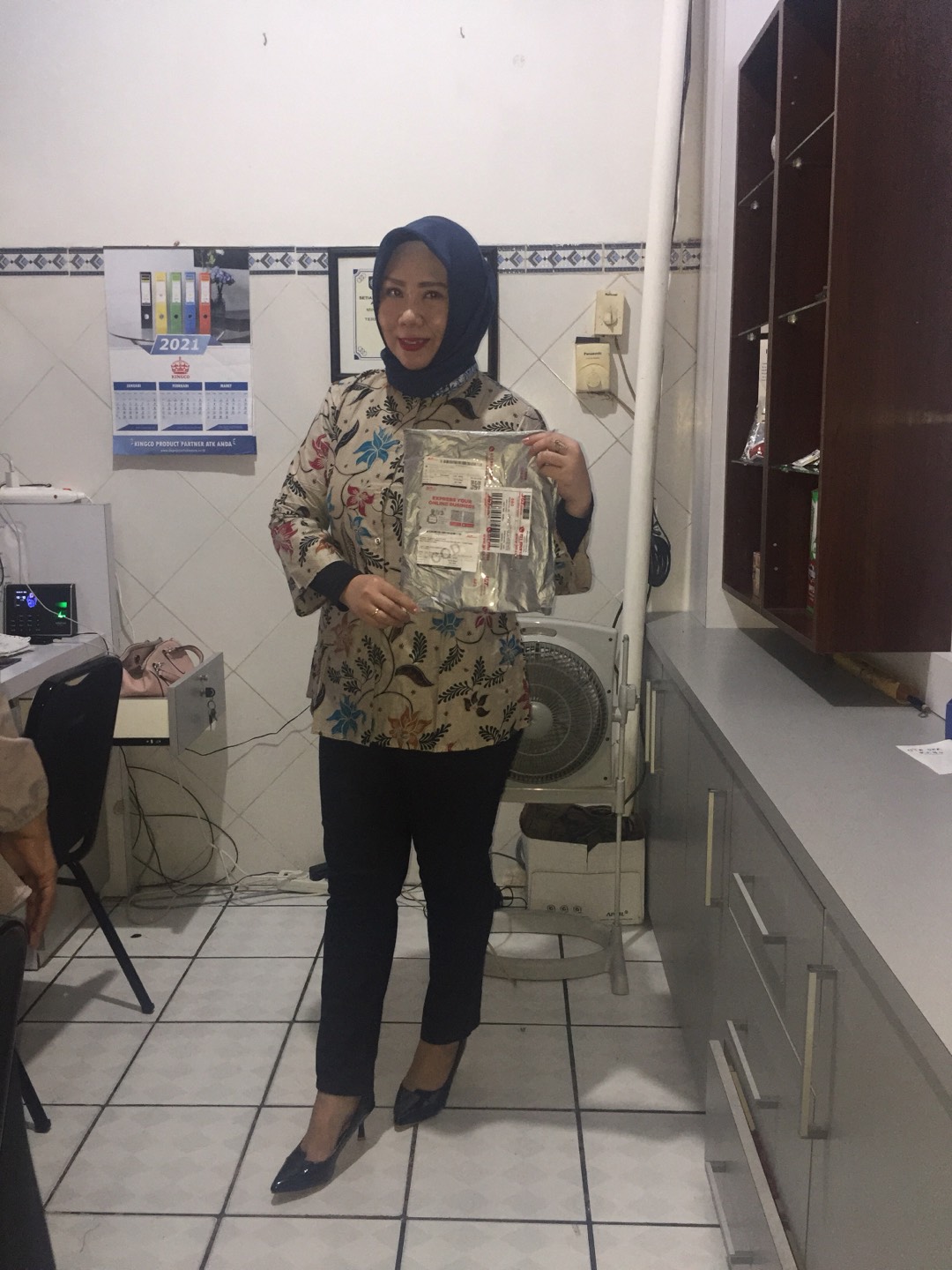 Atasan Batik Dolby Dolbi Dobby Doby Tenun Sutra Tulis Halus Katun Atbm Baron ,sarombit Atasan