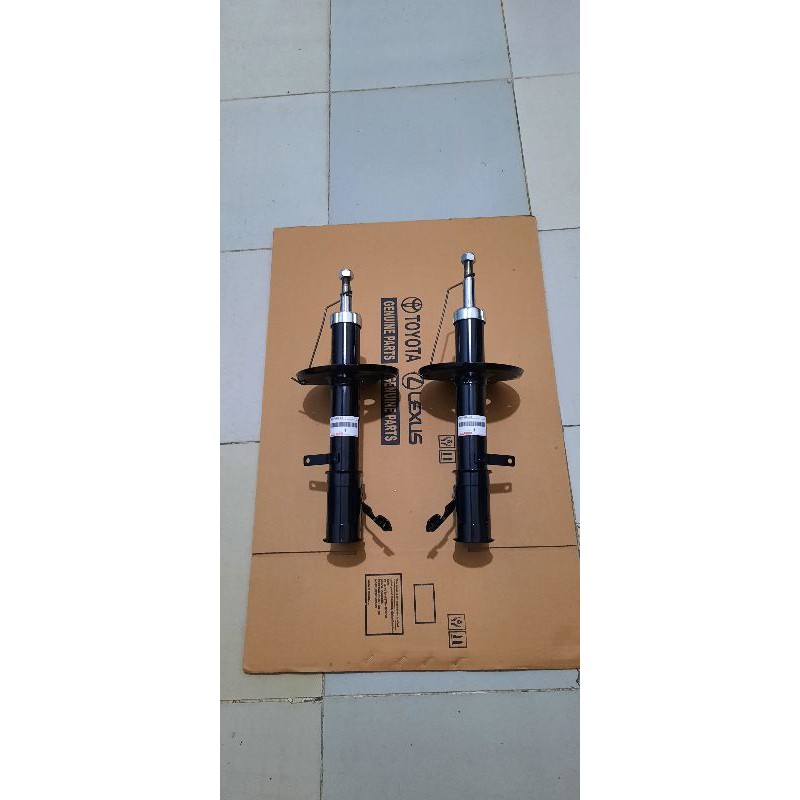 shockbreaker Toyota corolla great , twincam depan gress