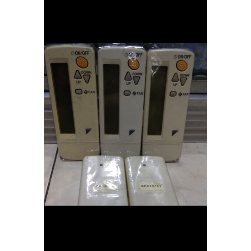 REMOTE REMOT AC DAIKIN KASET BRC4C153 BRC4C151 ORIGINAL ASLI BEKAS