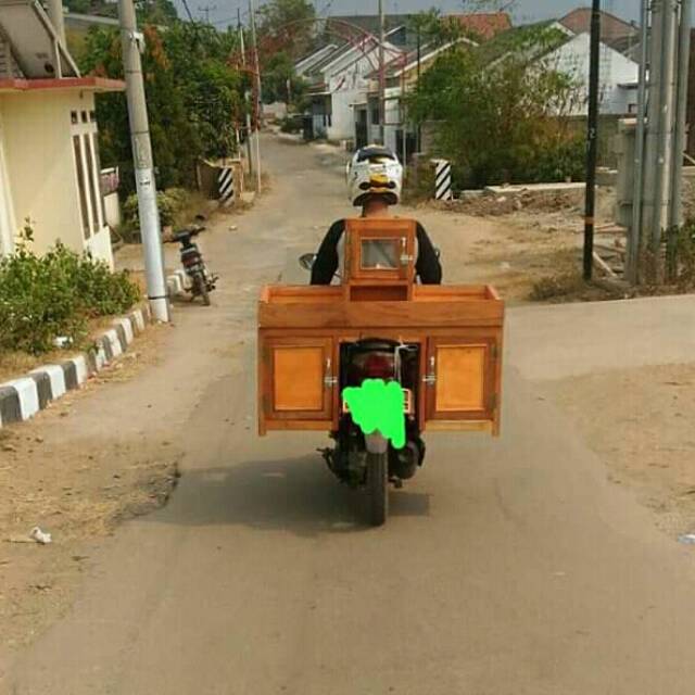 Grobak jualan motor