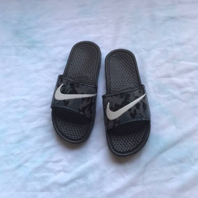 nike benassi grey