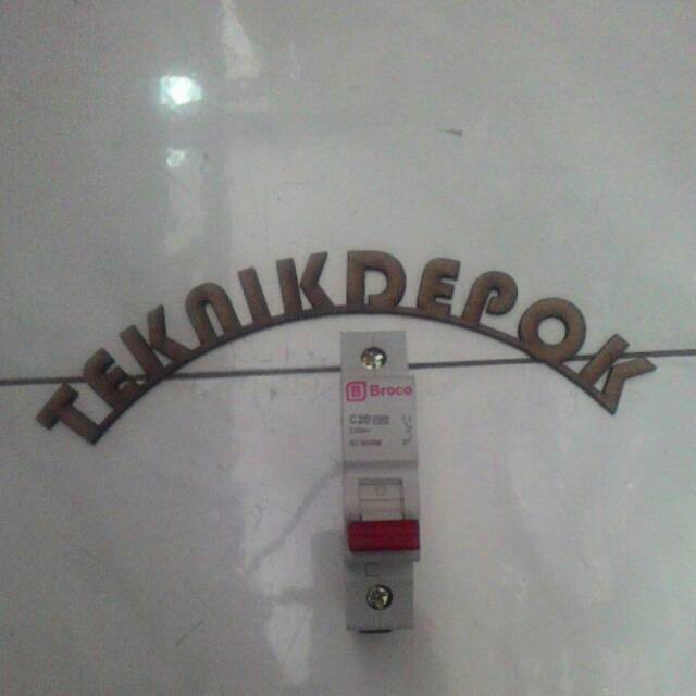 sikring 20 ampere sekring lampu alat pemutus arus listrik MCB broco