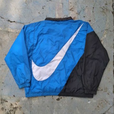 Jaket Nike Big Swoosh Spell Out Second