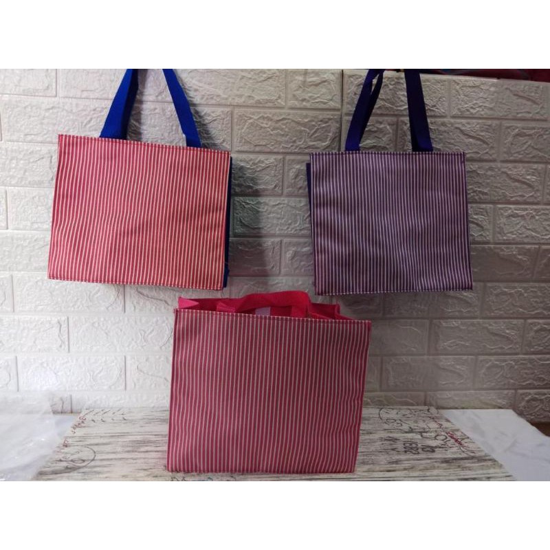 tas pasar garis lebar