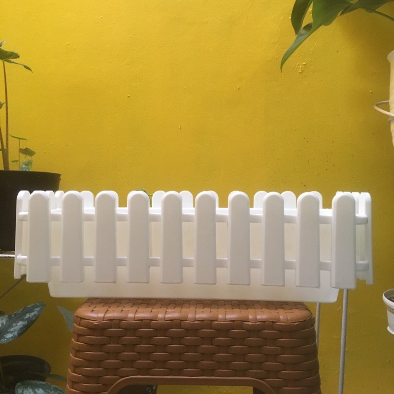 Pot Panjang Pagar Helmut hyper