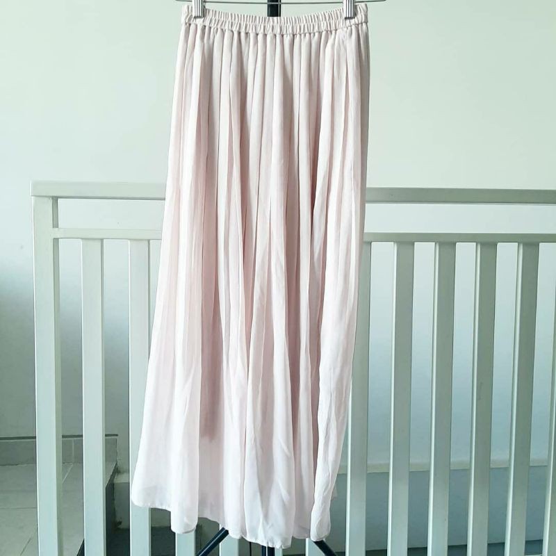 long pleated skirt rok panjang plisket by Uniqlo original