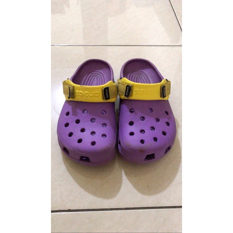 Preloved, slip on Crocs (purple)