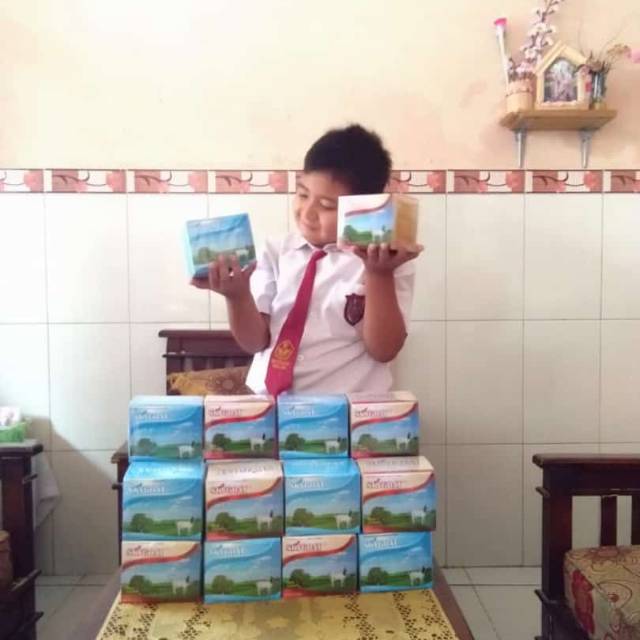 

Susu kambing etawabsky goat