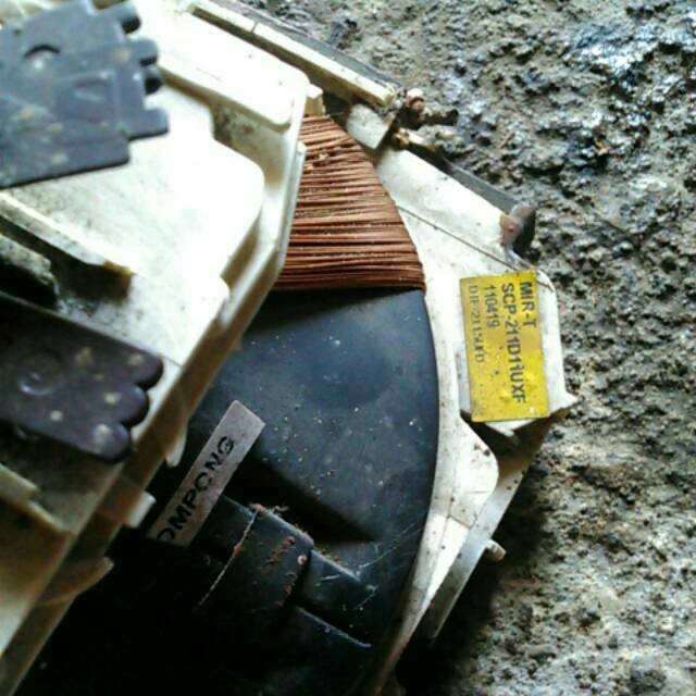 Yoke defleksi tv slim 21 inch