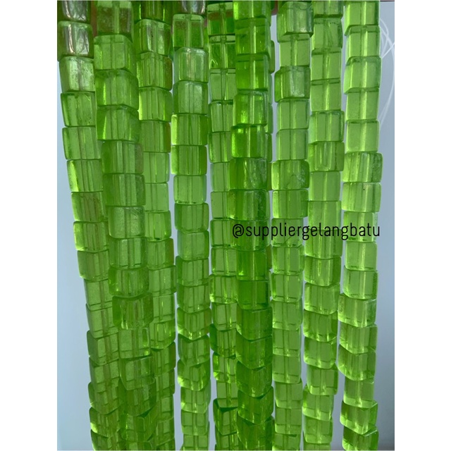 kristal Ceko kotak 8 x 8mm SOFT GREEN QUARTZ crystal manik manik HIJAU