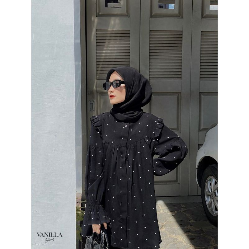 Yoona Blouse Vanilla Hijab Black