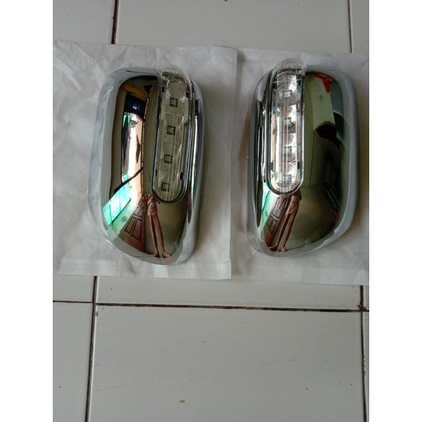 Cover Spion / Batok Spion chrome mobil Avanza lama  pakai lampu 2008-2011