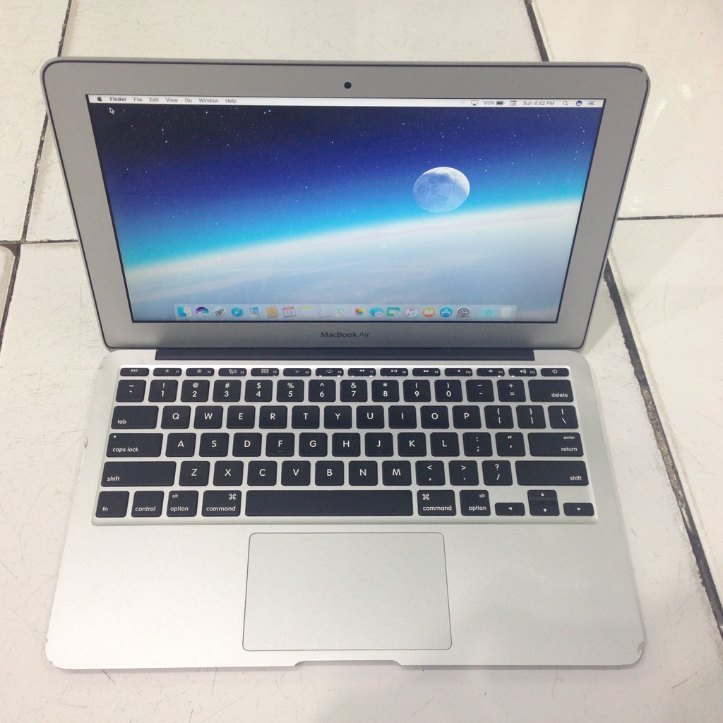 Macbook Air 11 Inch Early 2015 Ram 4 Gb 1 6 Ghz Second Original Shopee Indonesia