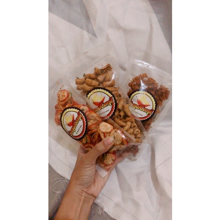 

MAKARONI BANTET/KERUPUK /SPIRAL PEDAS 50Gr