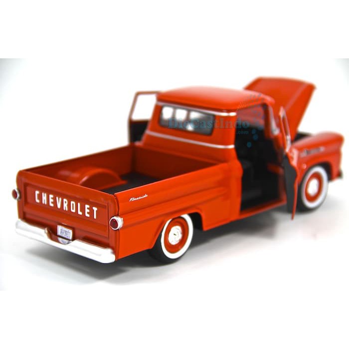 Miniatur Pickup Chevy Apache 1958 Skala 1:24