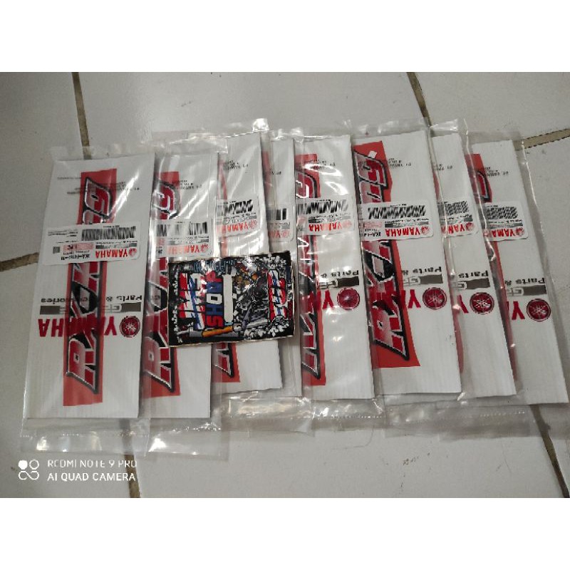 Sepasang Embelem box aki/ emblem tutup aki kanan kiri rx king 2004_2005 ORIGINAL YGP
