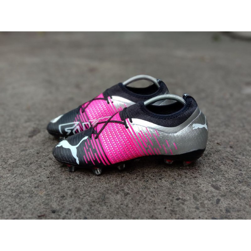 SEPATU BOLA SEMI BOOT PUMA FUTURE RAJUT PINK SEPATU OLAH RAGA PRIA SEPATU GRADE ORI SEPATU IMPOR IMP