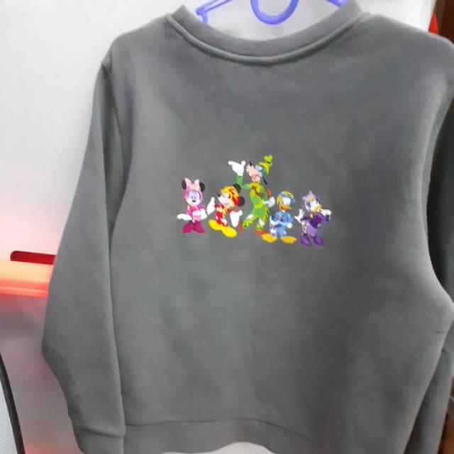 

Pl crewneck gambar kartun